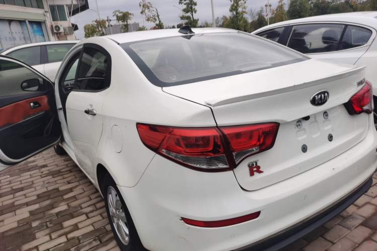 Used Kia K2 2015 Sedan 1.4L MT GLS