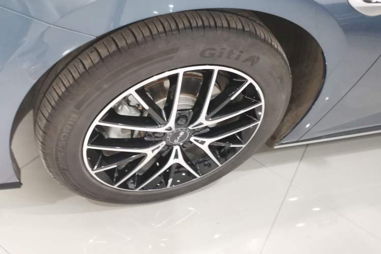 Used BYD Seal 2024 HONOR Edition DM-i 1.5L 121km Luxury Model Exterior 4