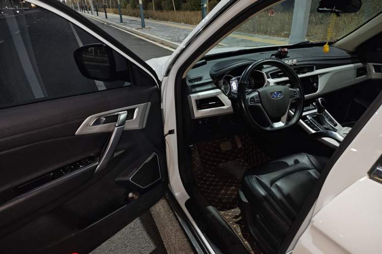 Used Geely Auto Emgrand X7 Sport 2018 1.8TD Automatic Two-Wheel Drive Zhiya Model