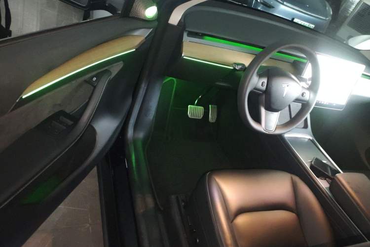 Used Tesla Model Y 2021 Standard Range Rear-Wheel Drive Version Driver Seat