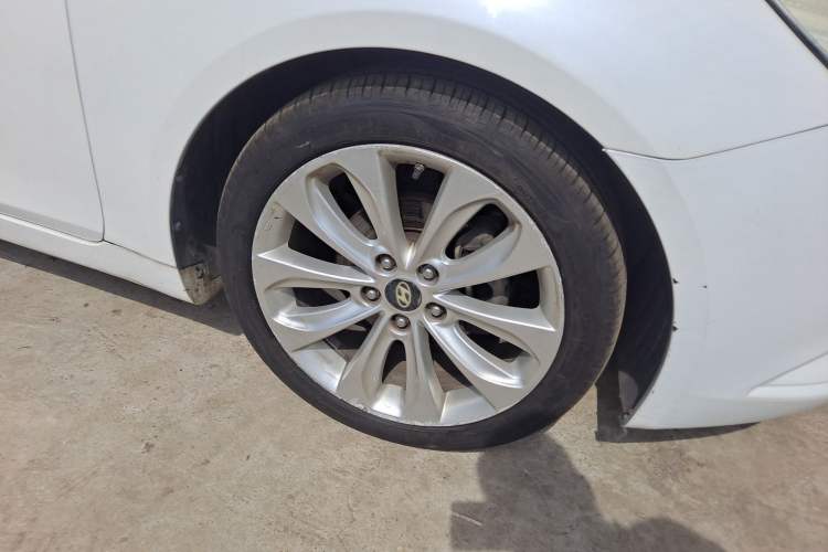 Used Hyundai Sonata 2011 2.0L Automatic Top-Grade Version