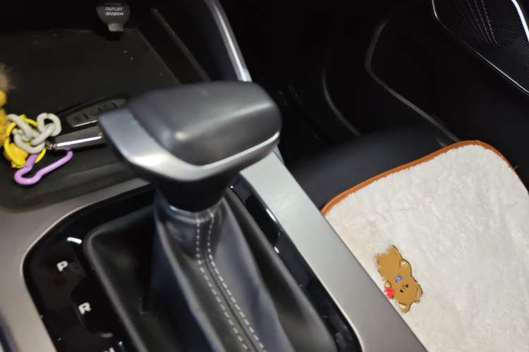 Used Geely Auto Emgrand 2022 4th Generation 1.5L CVT Luxury Model Gear Lever
