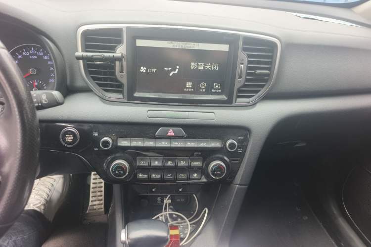 Used Kia KX5 2016 1.6T Automatic Two-Wheel Drive DLX Audio And AC Panel