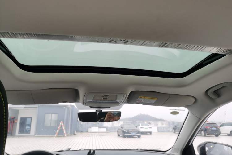 Used Roewe i5 2021 1.5L CVT Platinum Edition
