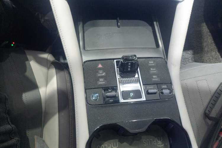 Used BYD Song PLUS New Energy 2025 DM-i 112KM Prestige Model Gear Lever