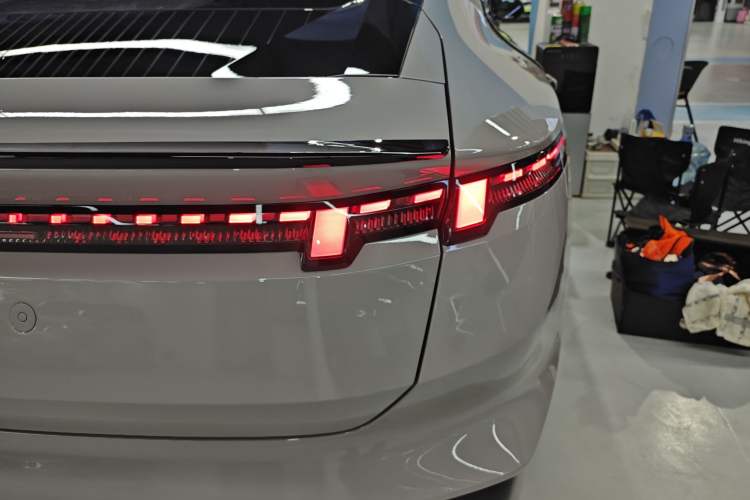 Used Lynk & Co Lynk & Co 10 EM-P 2025 Facelifted Model 240 All-Wheel Drive Ultra—Sport Edition
