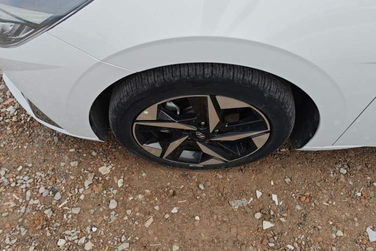 Used Hyundai Elantra 2022 1.5L CVT LUX Prestige Edition Left Front Wheel Hub