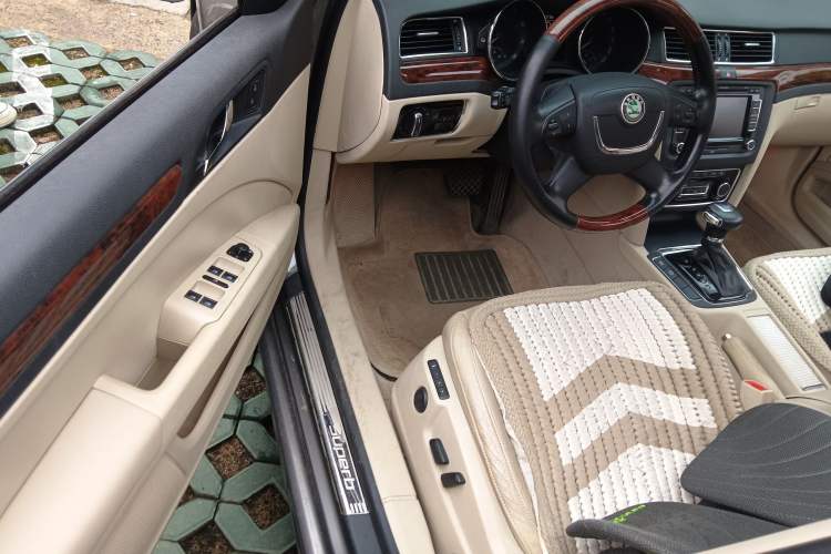 Used Skoda Superb 2009 1.8TSI Automatic Luxury Edition Driver Seat