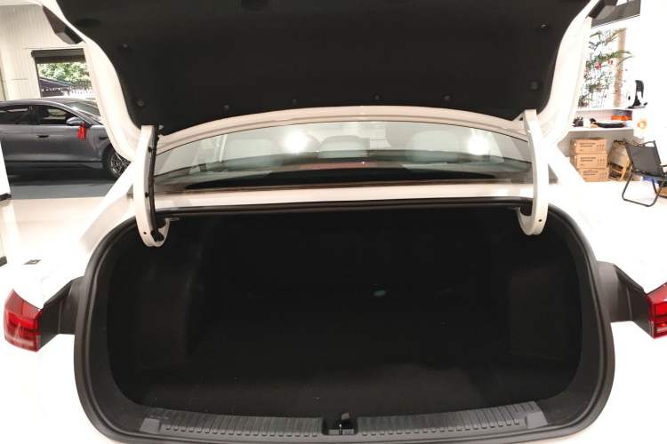 Used Roewe D6 2025 450km Deluxe Edition