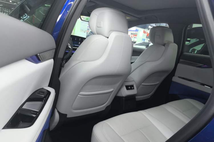 Used Cadillac OPTIQ 2024 Standard Range Version