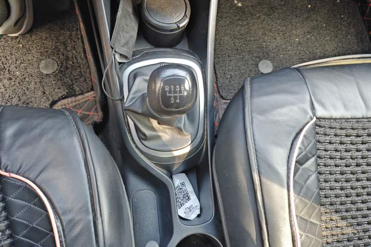 Used Kia K2 2015 Sedan 1.4L MT GLS
