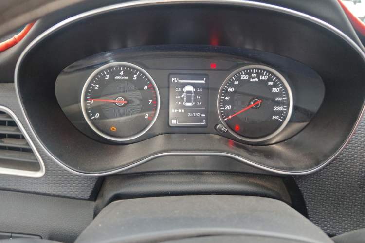 Used Baojun 730 2019 1.5L Manual Fashion Model 7-seater China VI Odometer Close Up