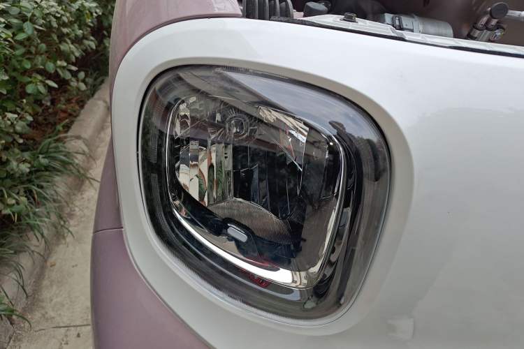 Used Bestune Pony 2026 Model 222km Shining Horse Right Front Headlight