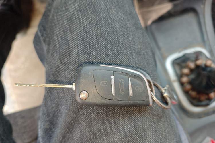 Used Dongfeng Shuaike 2011 1.6L Manual Comfort 7-Seater
