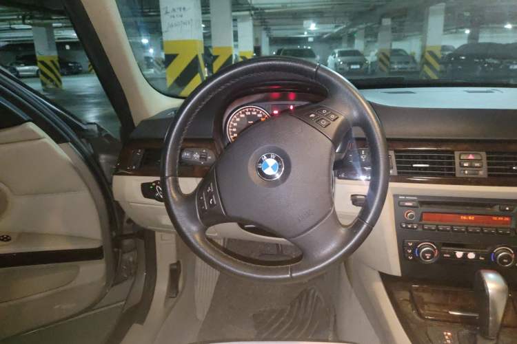 Used BMW 3 Series 2010 320i Sport Edition Steering Wheel