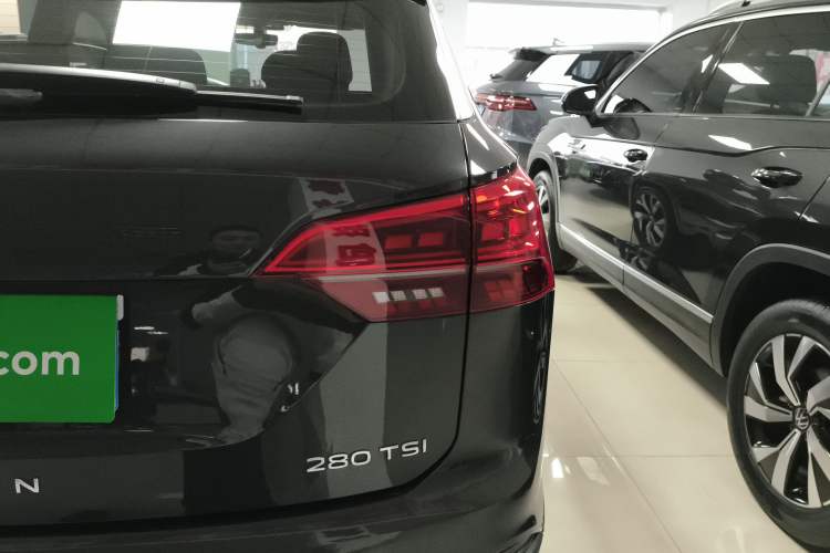 Used Volkswagen Tayron 2022 280TSI Two-Wheel Drive Luxury Smart Connectivity Version
