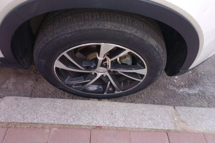 Used Bestune X40 2019 1.6L Automatic Luxury Edition China VI Right Front Wheel Hub