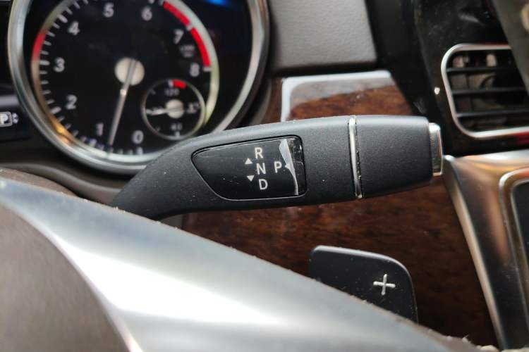 Used Mercedes-Benz M-Class 2012 ML 350 Luxury Edition Gear Lever
