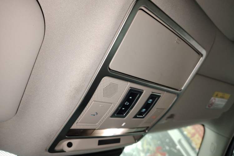 Used Jaguar F-PACE 2016 2.0T Two-Wheel-Drive R-Sport Sport Edition