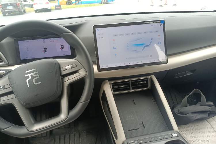 Used BYD Yuan UP 2025 Intelligent Driving Version 401 km Beyond-Range Edition
