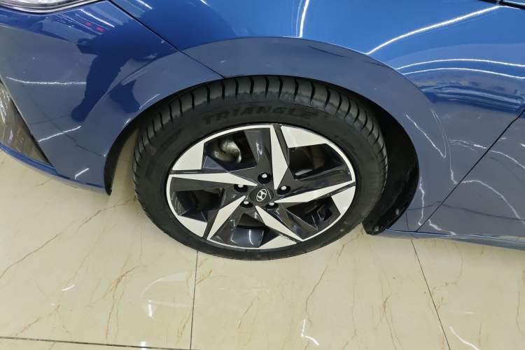 Used Hyundai Elantra 2021 1.5L CVT LUX Prestige Edition Left Front Wheel Hub