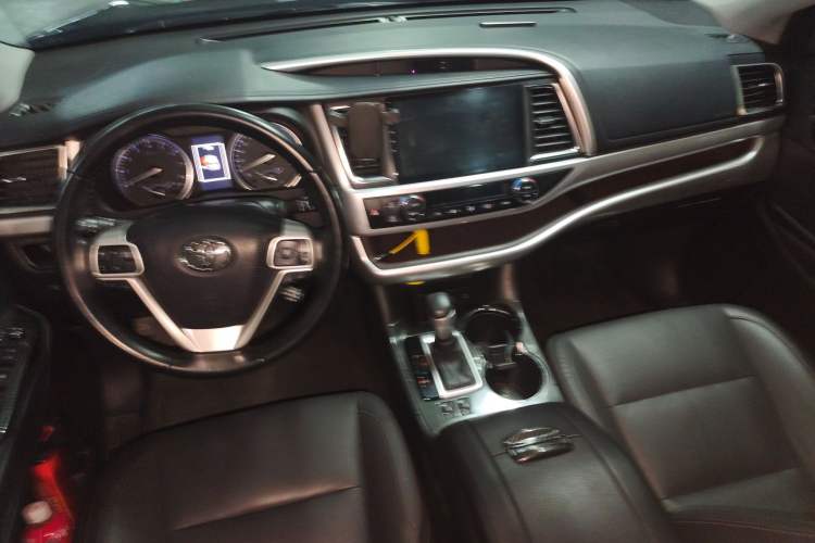 Used Toyota Highlander 2018 2.0T Four-Wheel Drive Prestige Version 7 Seats China V Emission Standard