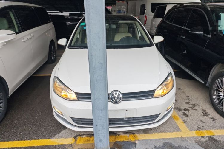 Used Volkswagen Golf 2016 230TSI Automatic Comfort Version
