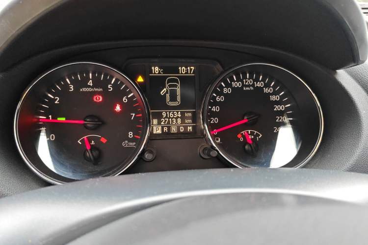 Used Nissan Qashqai 2015 2.0 XV Coolray CVT 2WD Odometer Close Up