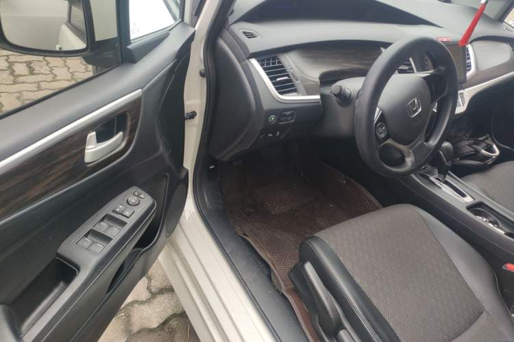 Used Honda Jade 2017 1.8L automatic Comfort version 5 seats
