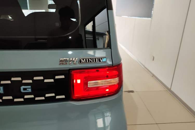 Used Wuling Hongguang MINIEV 2020 Freedom Version Lithium Iron Phosphate Right Rear Taillight