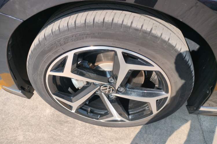 Used Volkswagen Magotan 2023 2 Million Units Limited Edition 330TSI DSG Leading Version