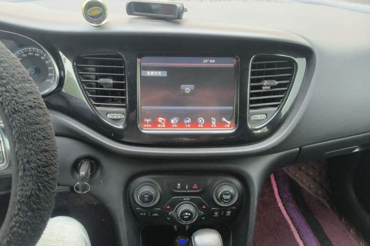 Used Fiat Viaggio 2012 1.4T Automatic Luxury Edition Audio And AC Panel