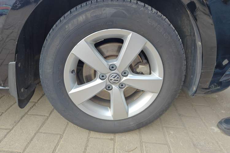 Used Volkswagen Lavida 2015 1.6L Manual Fashion Edition