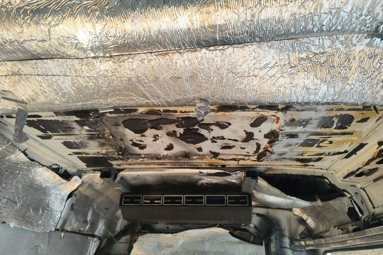 Used SAIC MAXUS Xintu V80 2021 2.0T Manual Classic City Delivery King Long Wheelbase High Roof 3 Seats
