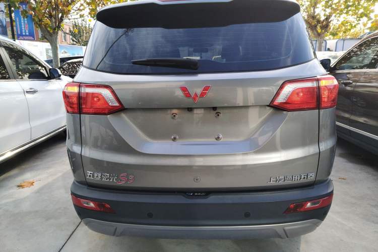 Used Wuling Hongguang S3 2018 1.5T Manual Luxury Model China V Standard
