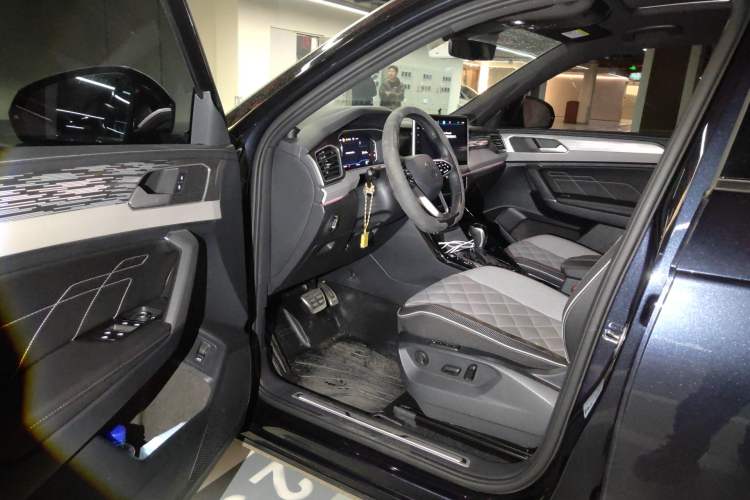 Used Volkswagen Tayron X 2023 330TSI Two-Wheel-Drive Flagship Smart Edition Driver Seat