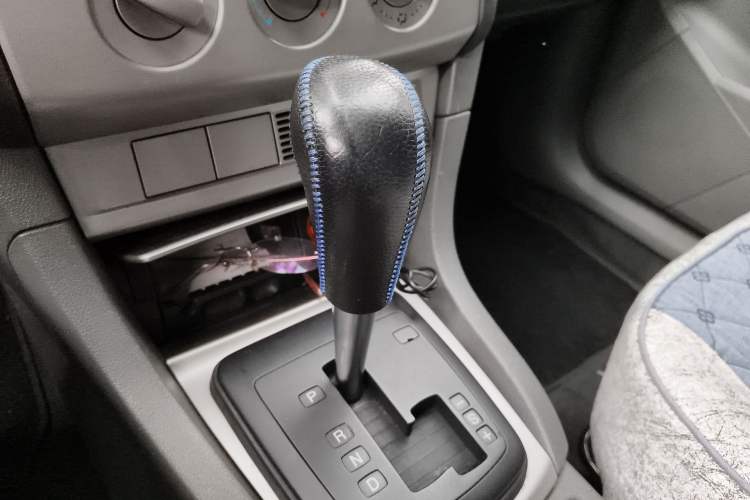 Used Ford Focus 2013 Hatchback Classic 1.8L Automatic Base Model Gear Lever