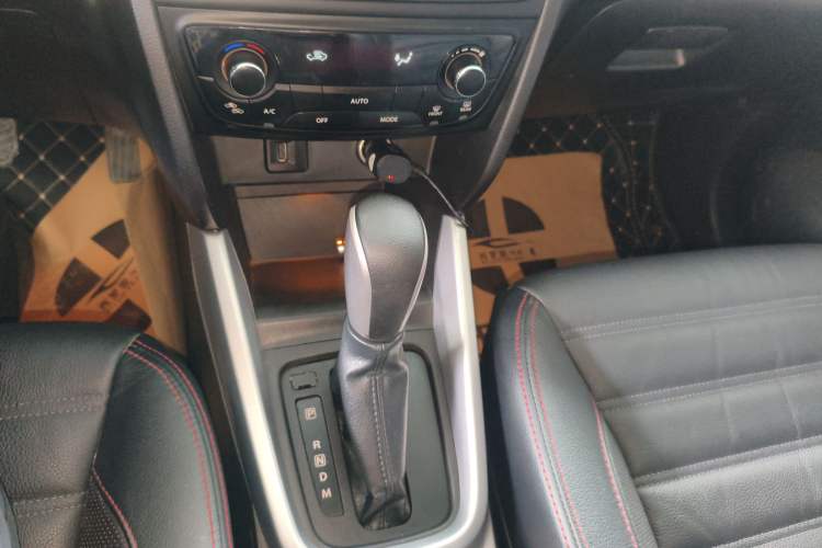 Used Suzuki Vitara 2016 1.4T Automatic Two-Wheel Drive Luxury Version Gear Lever
