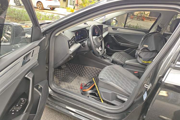 Used Volkswagen Sagitar 2023 200TSI DSG Excellence Edition Driver Seat