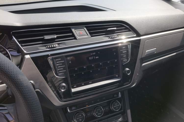 Used Volkswagen Touran 2018 Volkswagen Touran L 280TSI DSG Comfort Edition 7 Seats China V Emission Standard