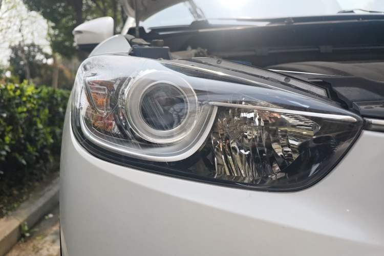 Used Mazda CX-5 2015 2.0L Automatic Two-Wheel Drive Urban Version Exterior 3