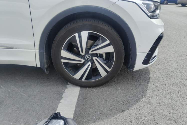 Used Volkswagen Tiguan X 2022 330TSI Two-Wheel-Drive Flagship Edition Right Front Wheel Hub