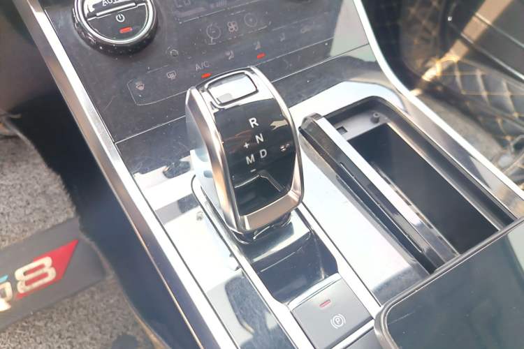 Used Chery Tiggo 8 2019 1.6 TGDI Automatic Elite Model Gear Lever