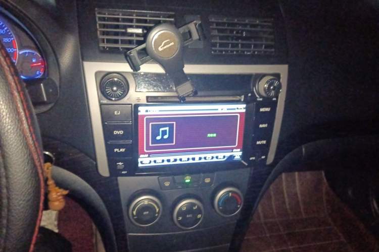 Used Haima Fumei 2013 Sedan 1.6L Manual Fashion Edition Audio And AC Panel