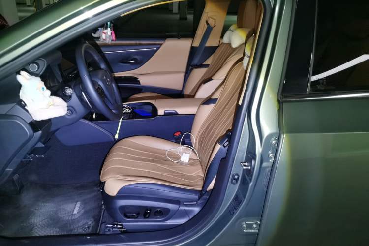 Used Lexus ES 2024 200 Premium Edition Left Front Seat