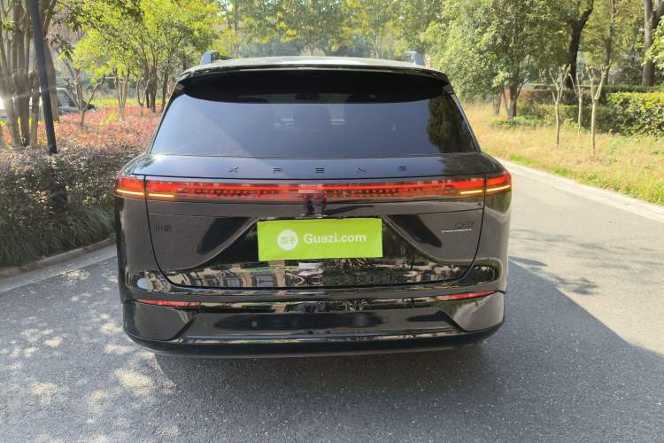 Used XPeng G9 2025 680 Ultra-Long Range All-Wheel Drive Max Exterior 4