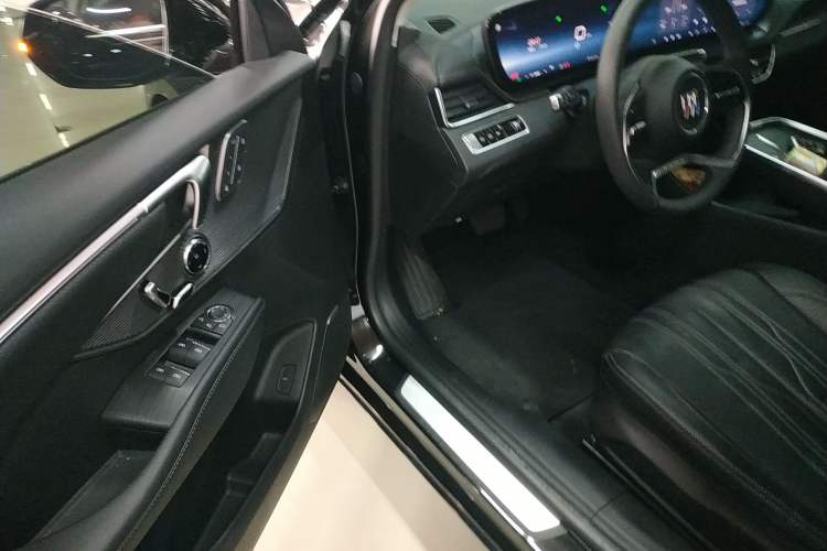 Used Buick LaCrosse 2025 Platinum Avia Edition