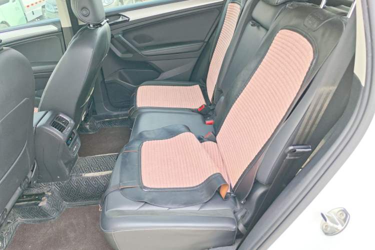 Used Volkswagen Tiguan L 2018 280TSI Automatic Two-Wheel Drive Comfort Edition Left Rear Seat