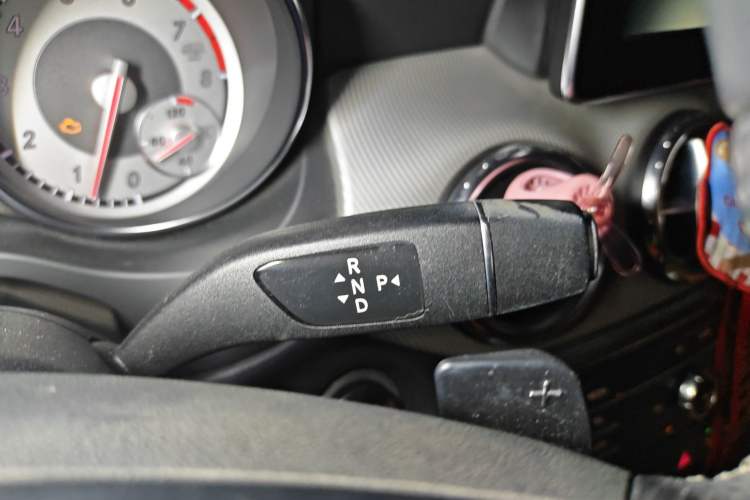 Used Mercedes-Benz GLA 2016 GLA 200 Fashion Model Gear Lever