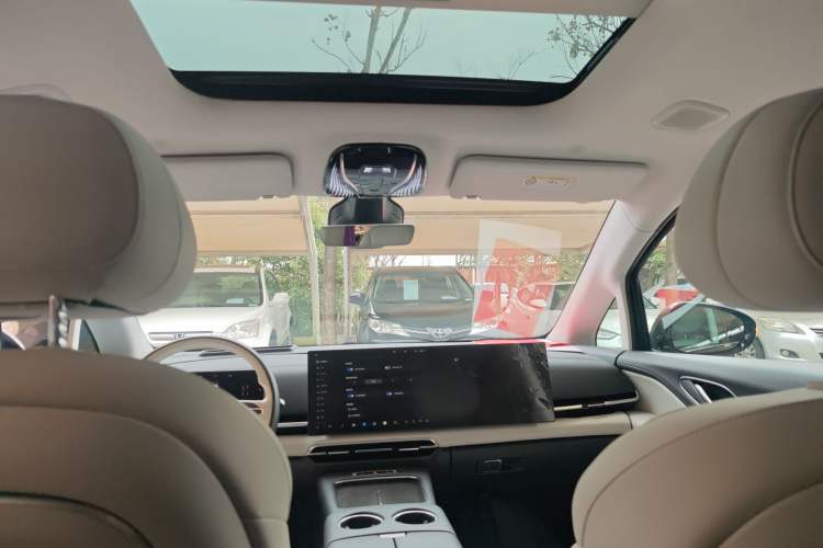 Used VOYAH Dream 2025 PHEV Four-Wheel-Drive Flagship Kunpeng Edition
